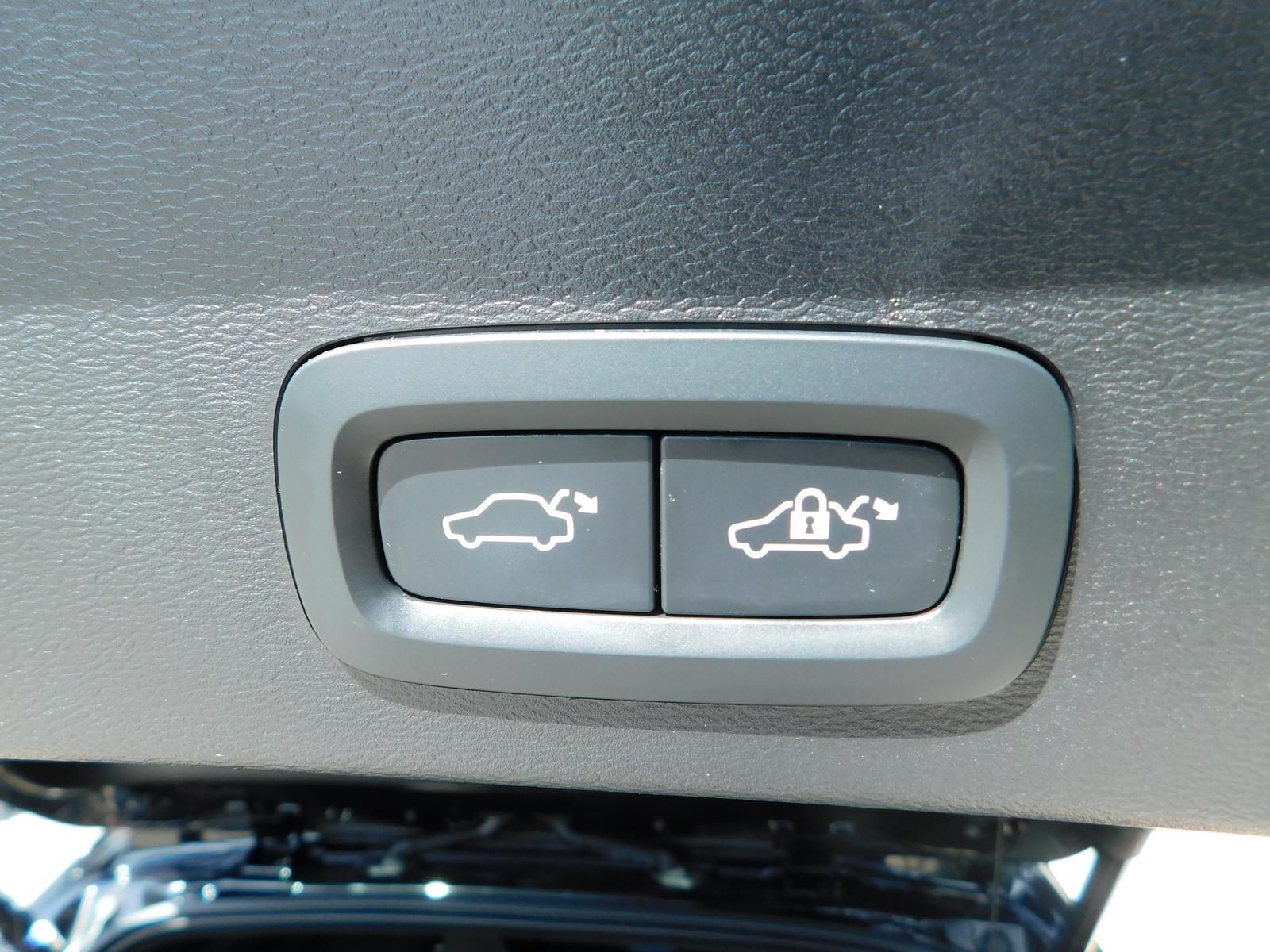Fahrzeugabbildung Volvo XC40 Recharge single Motor Plus