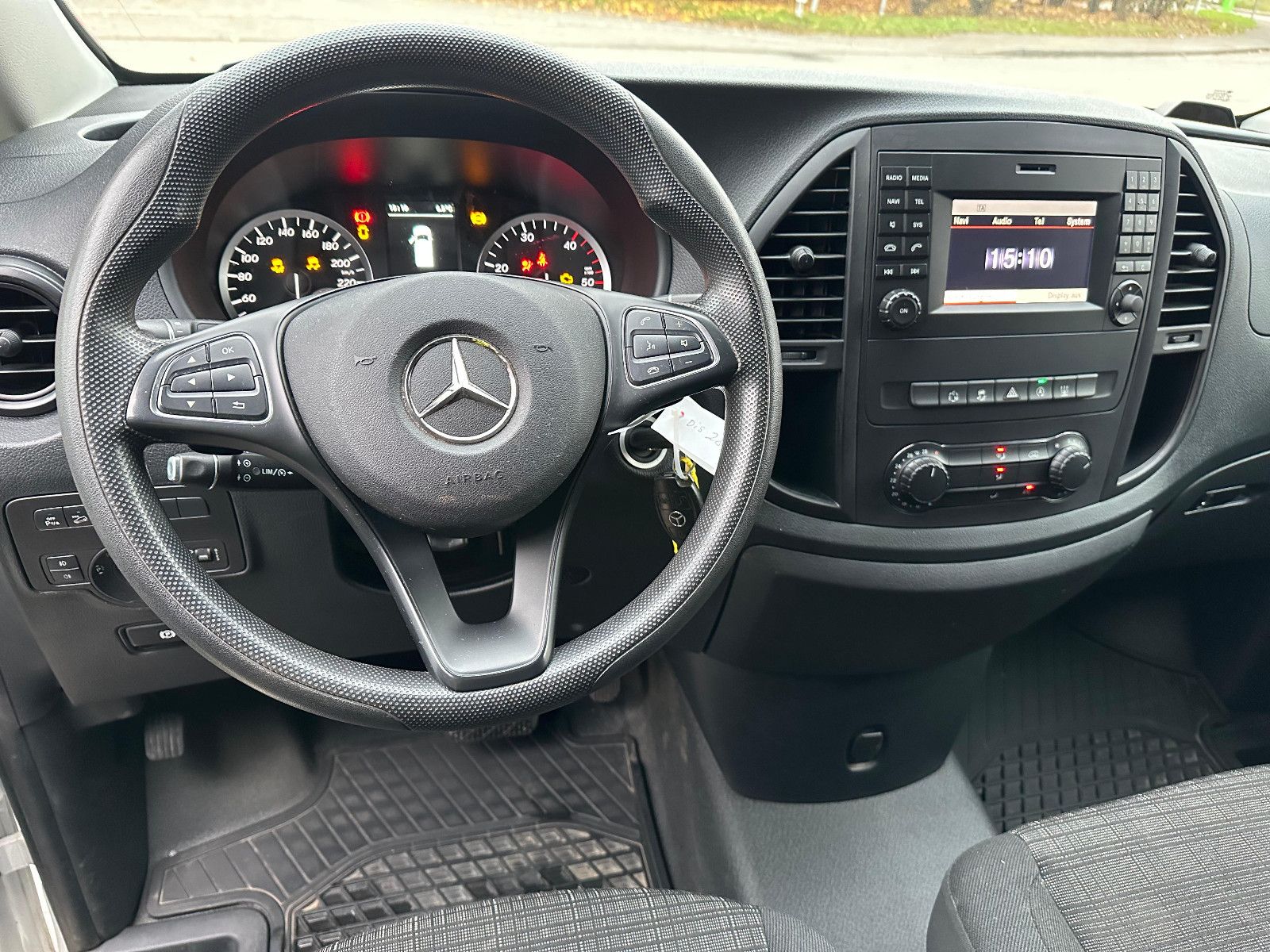 Fahrzeugabbildung Mercedes-Benz VITO 114 4Matic LANG *NAVI*KLIMA*SH*AHK*SORTIMO*