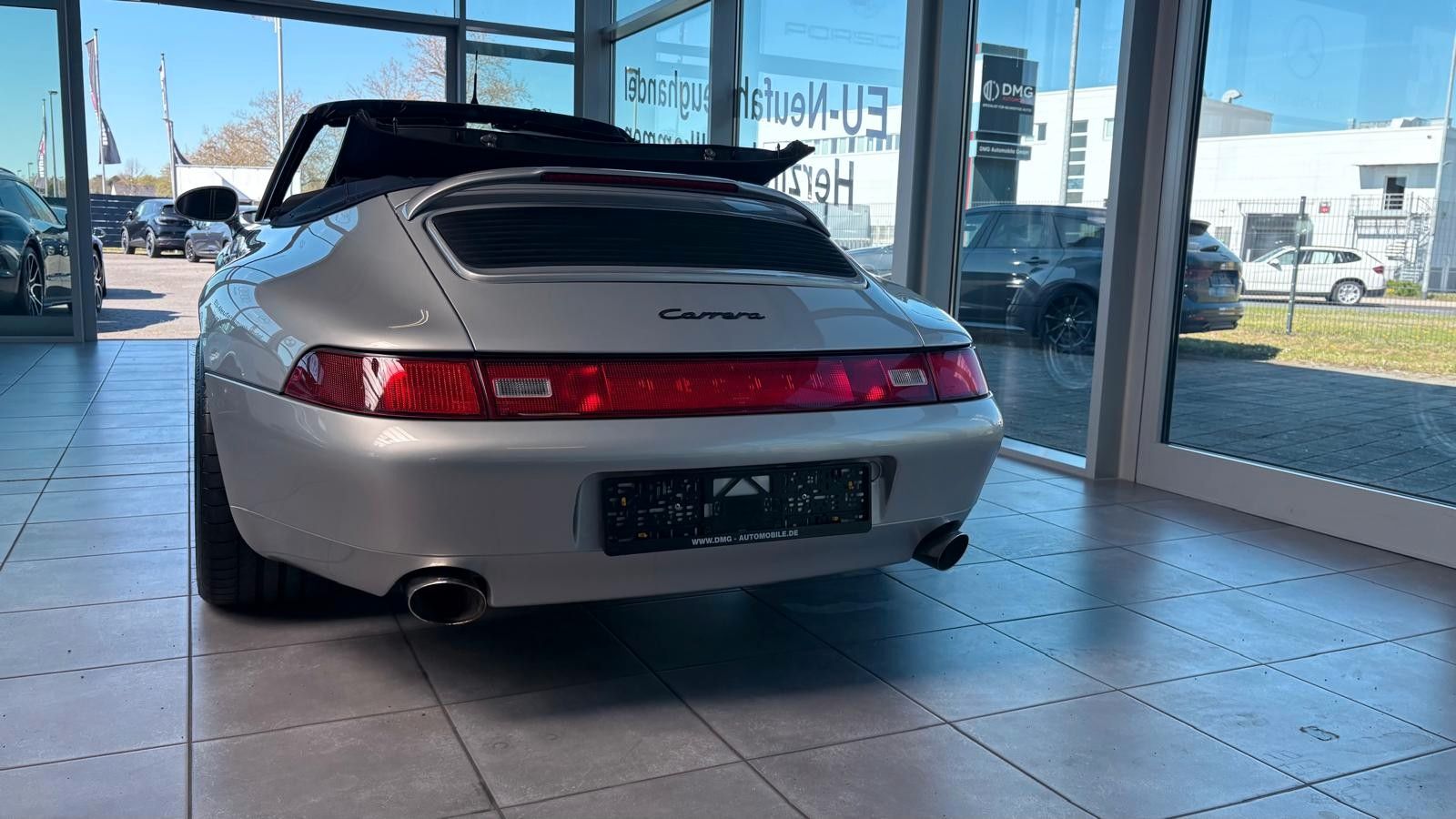 Fahrzeugabbildung Porsche 993 Carrera Cabriolet, deutsches fahrzeug.