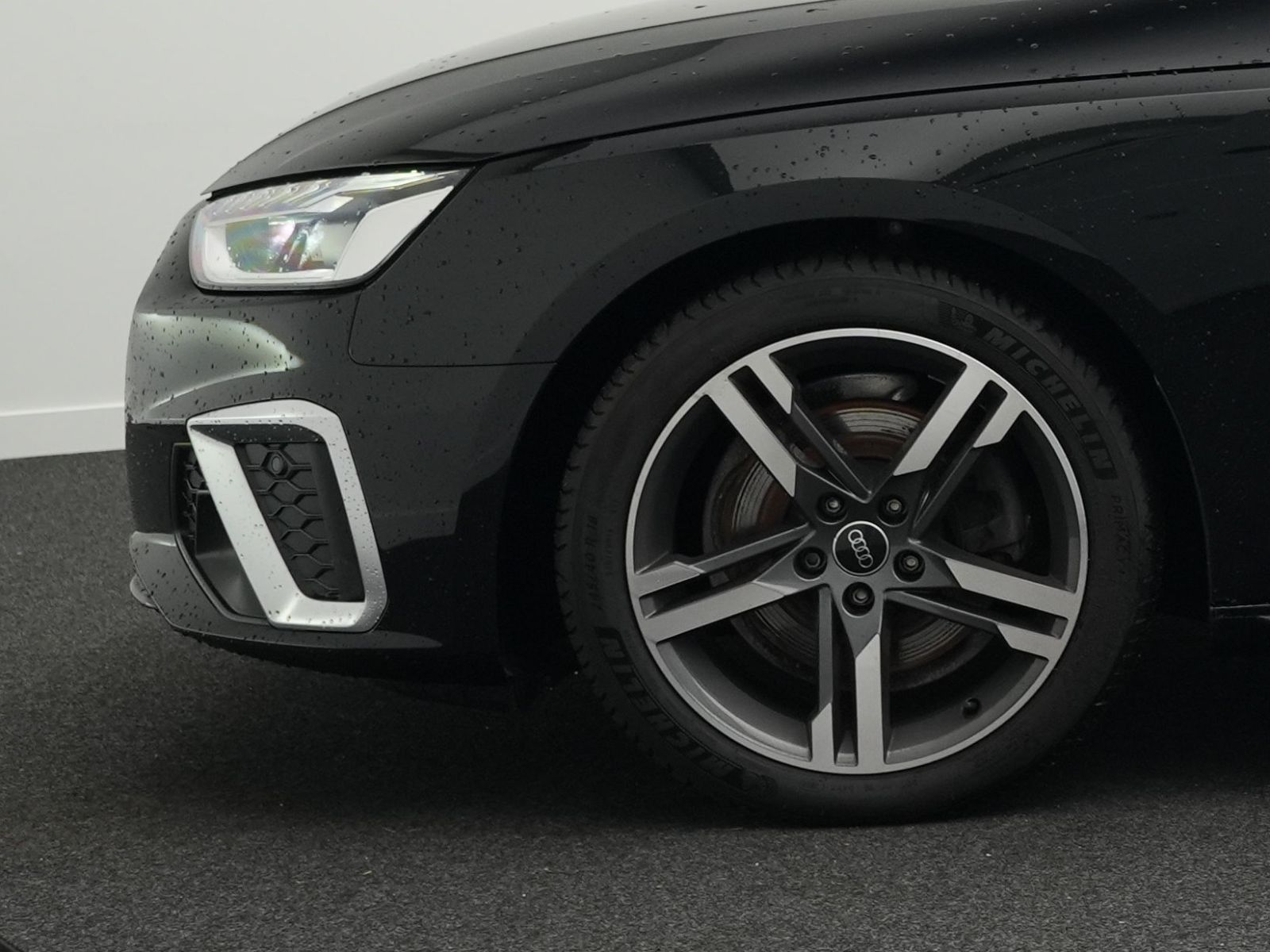 Audi A4 - Bild 17