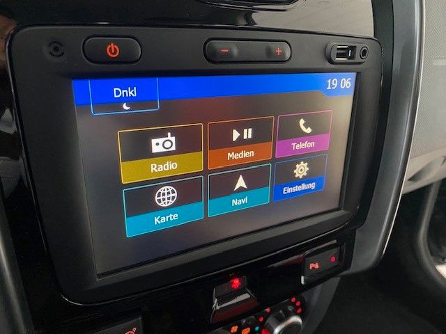 Fahrzeugabbildung Dacia Duster I Black Shadow 4x2 1.2 AHK/KAMERA/NAVI/SH