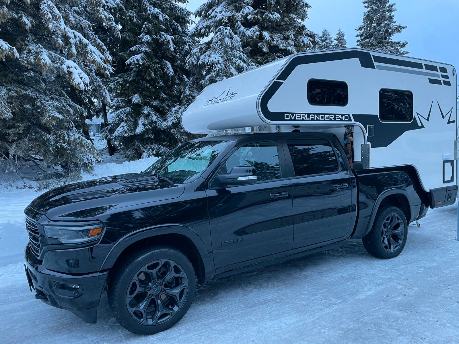 Fahrzeugabbildung Andere OVERLANDER 240