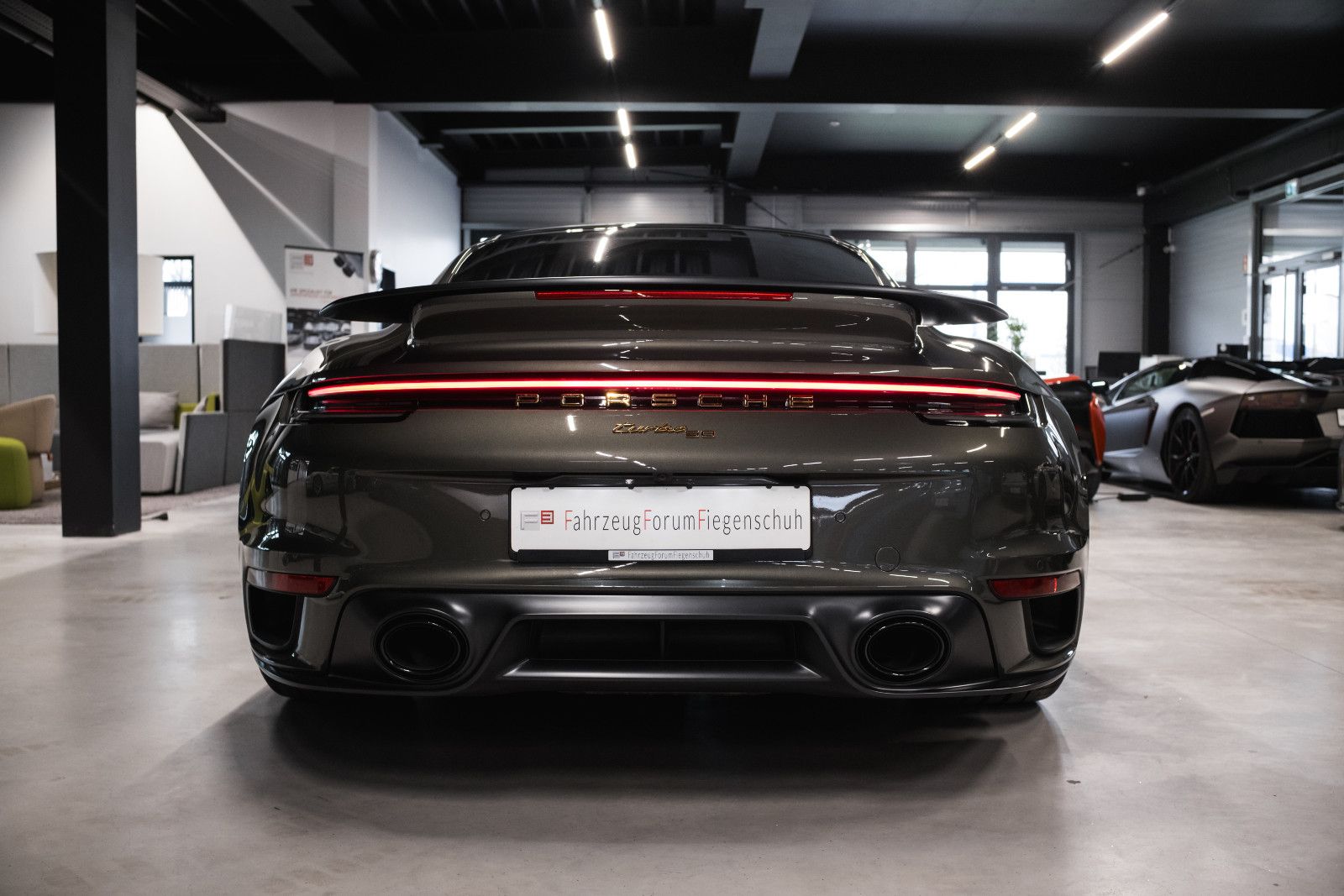 Fahrzeugabbildung Porsche 992/911 Turbo 50 Jahre Heritage-Nachtsicht-Inno