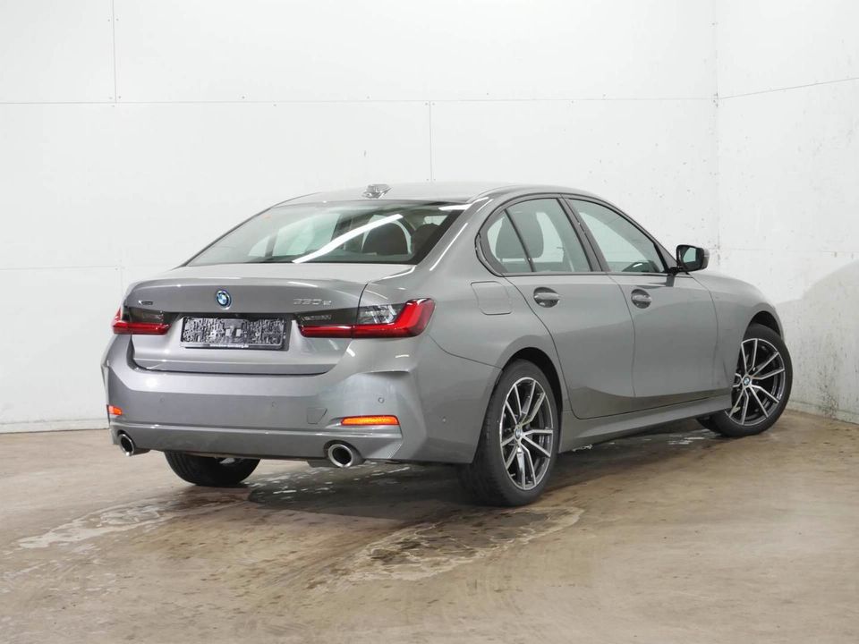 BMW 330 - Bild 4