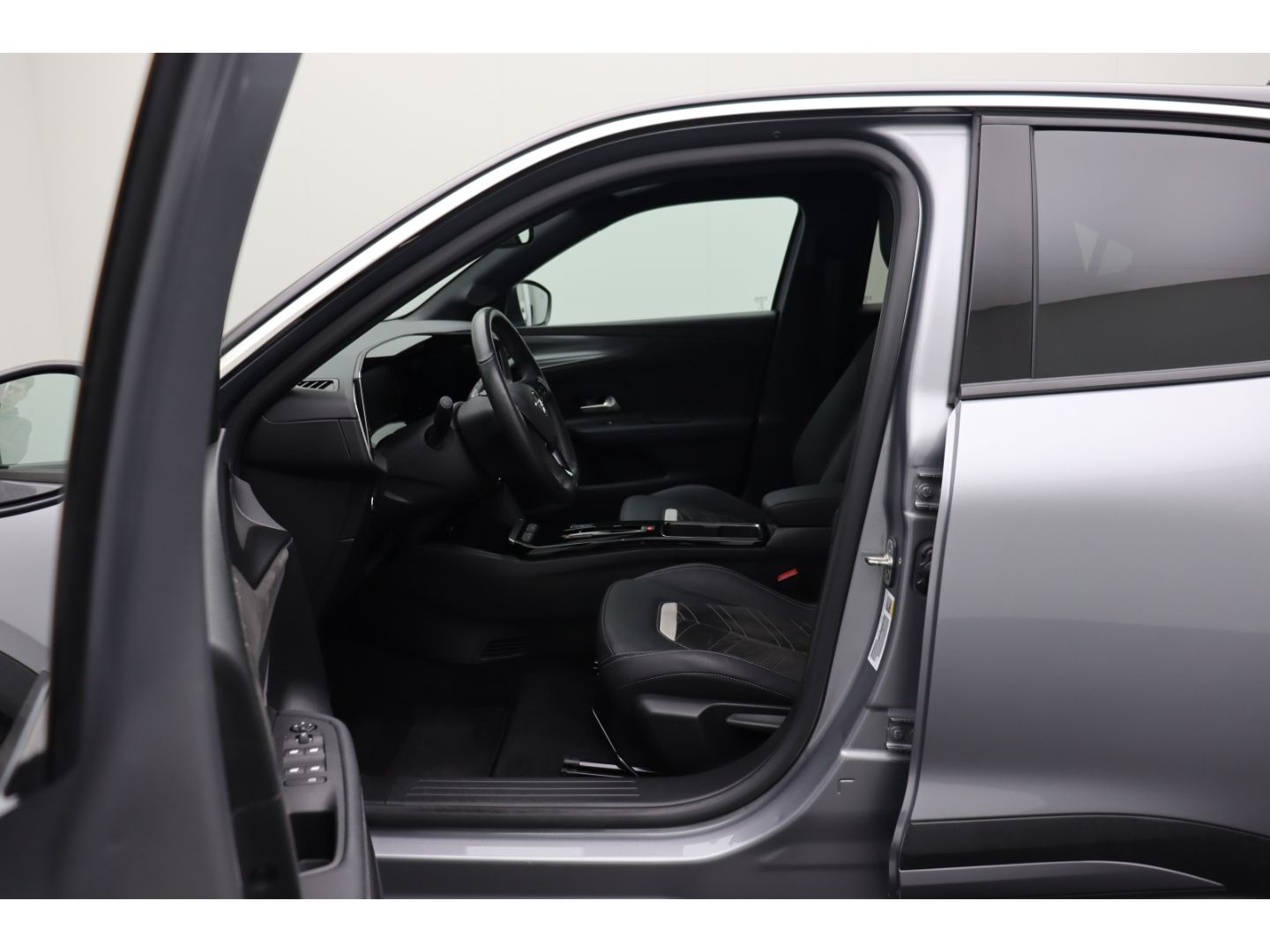 Fahrzeugabbildung Opel Mokka-e Ultimate Digitales Cockpit ACC LED
