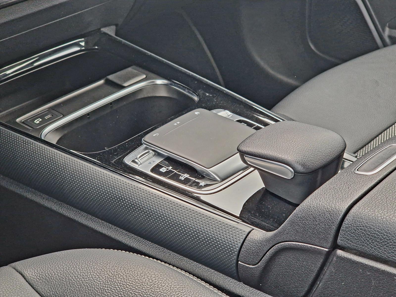 Mercedes-Benz B 180 (Automatik, Teilleder, Navi)