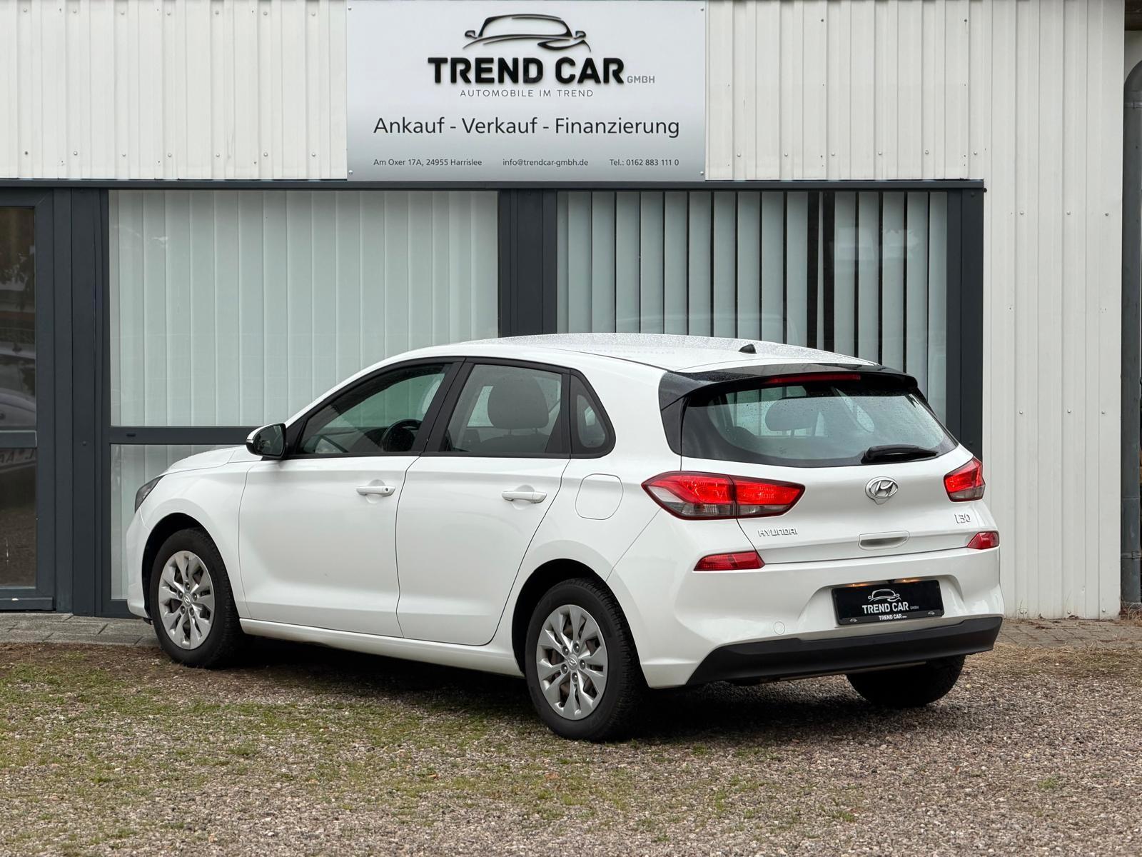 Hyundai i30  KAM NAV LKA AEB TEMPO