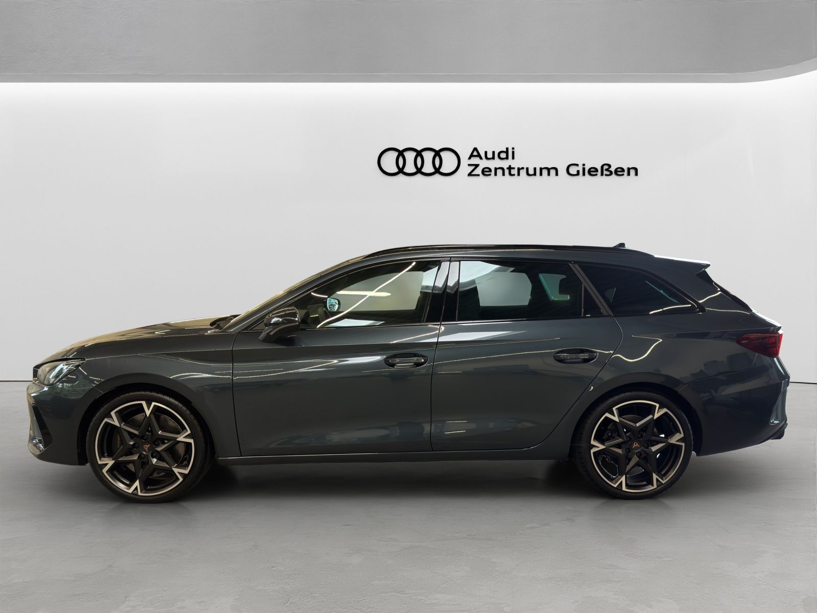 Cupra Leon Sportstourer 2.0 TSI DSG 4Drive VZ AHK ACC  imagem 3