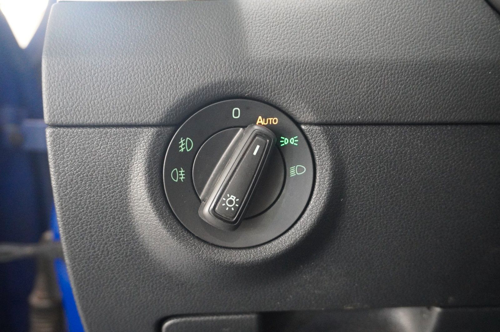 Fahrzeugabbildung SKODA Octavia Combi 1.5 TSI AMBITION 7-DSG LED/SHZ/AHK