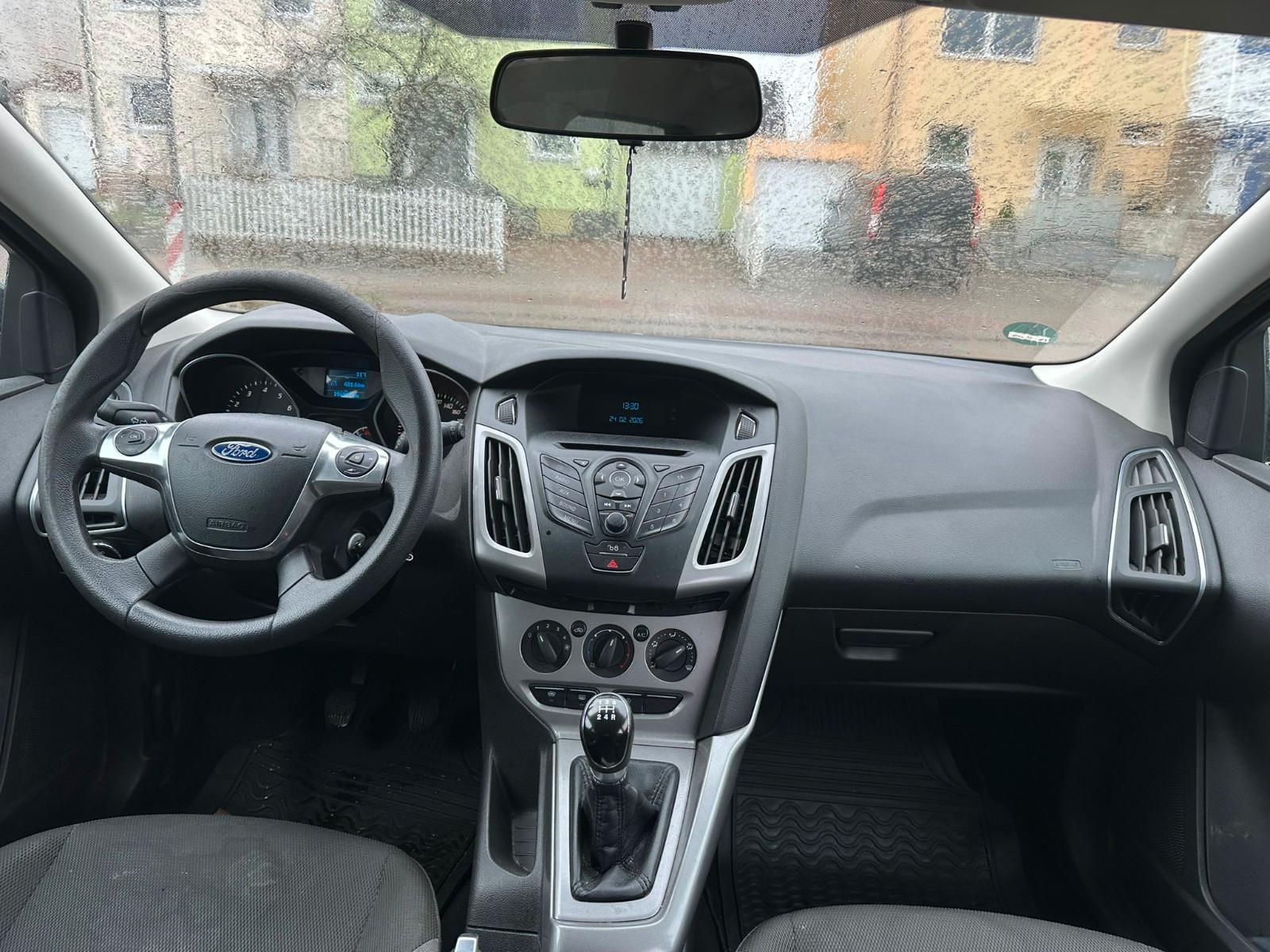 Ford Focus 2013 — photo 7