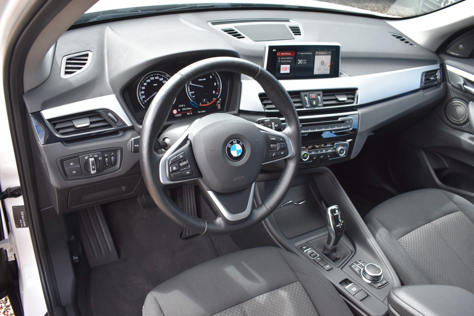 Fahrzeugabbildung BMW X1 xDrive 20 d Advantage AHK H&K