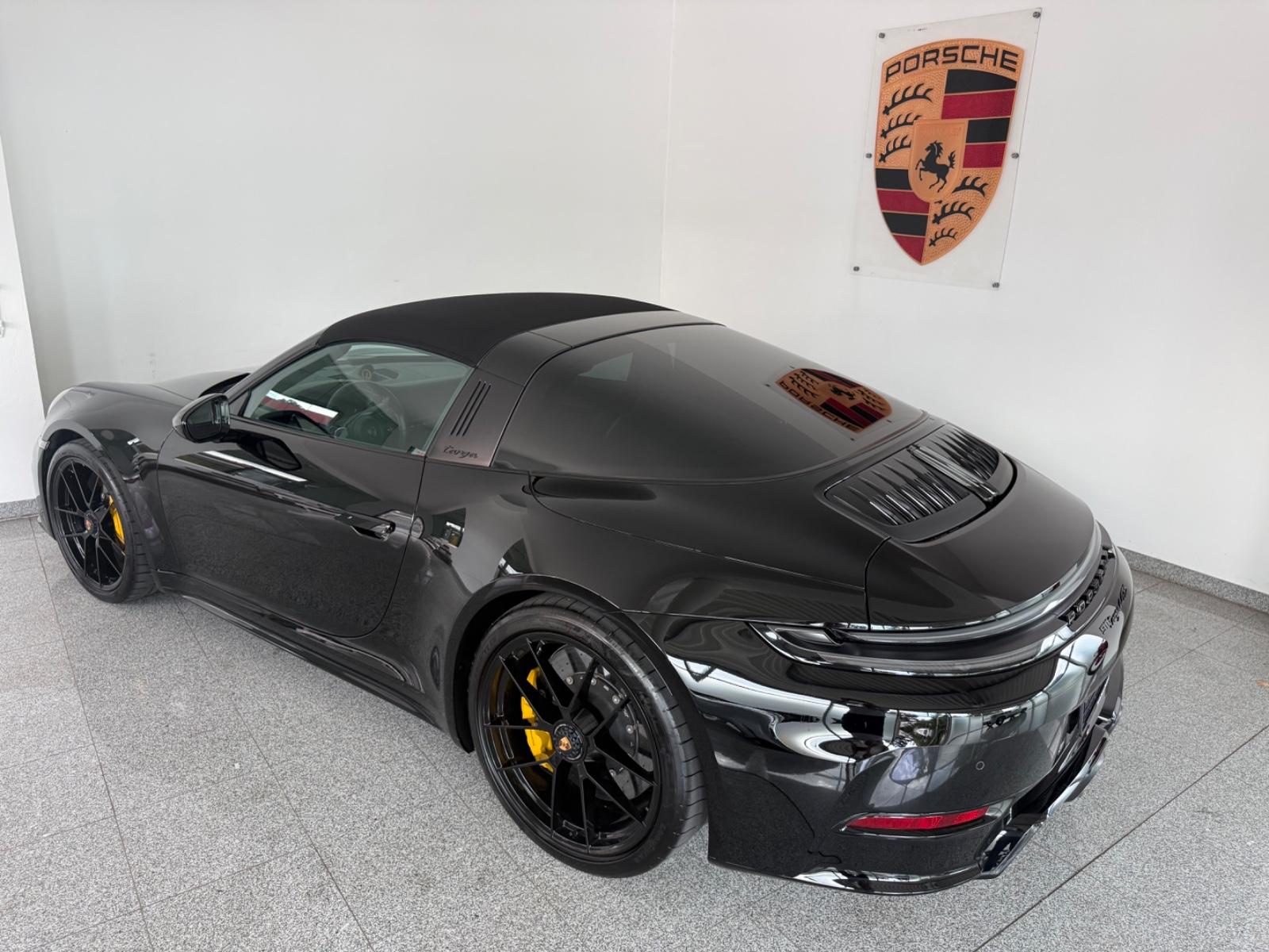 Porsche 992 Targa GTS 4 - PCCB- ACC-