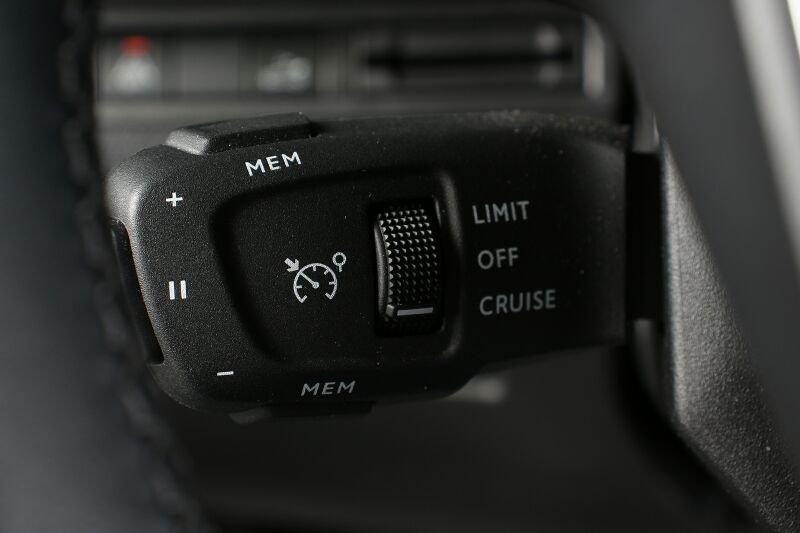 Peugeot 3008 1.2 PureTech Allure Pack LED Navi AHK