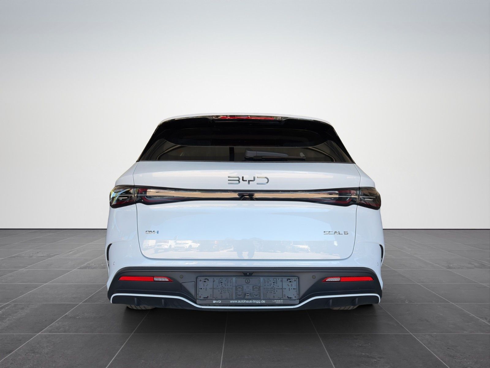 BYD SEAL 6