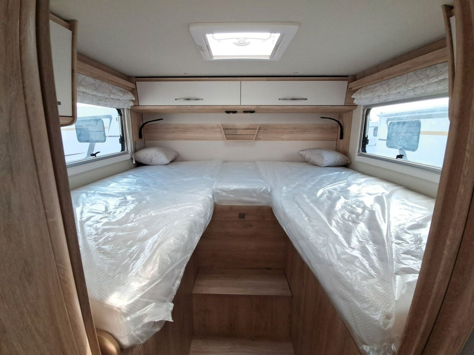 Fahrzeugabbildung Eura Mobil Integra Line IL 720 EB SAT, SOLAR, LUFTFEDERUNG