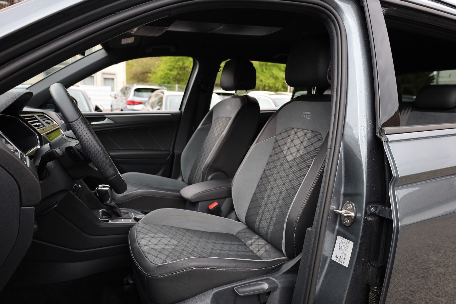 Volkswagen Tiguan Allspace R-Line 4Motion 7-SITZE KAMERA IQ foto 10