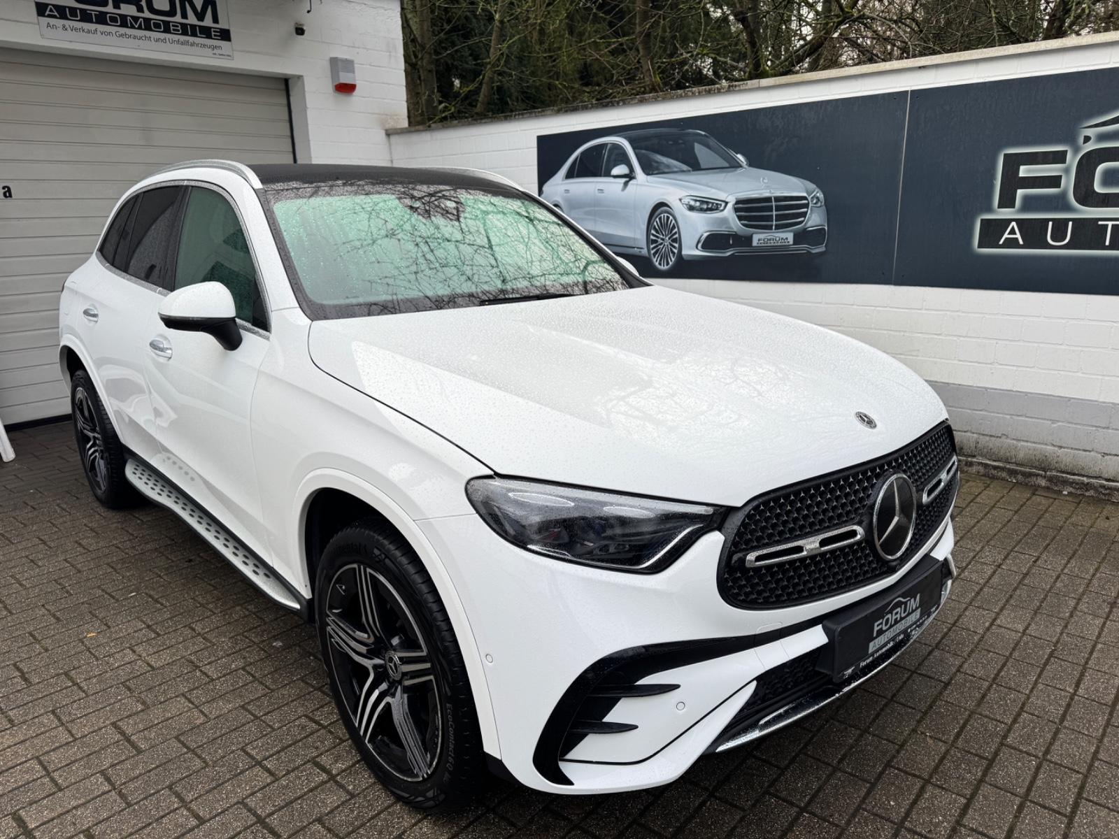 Mercedes-Benz GLC 300 4M AMG Panorama Head-up Memory 360° 20"