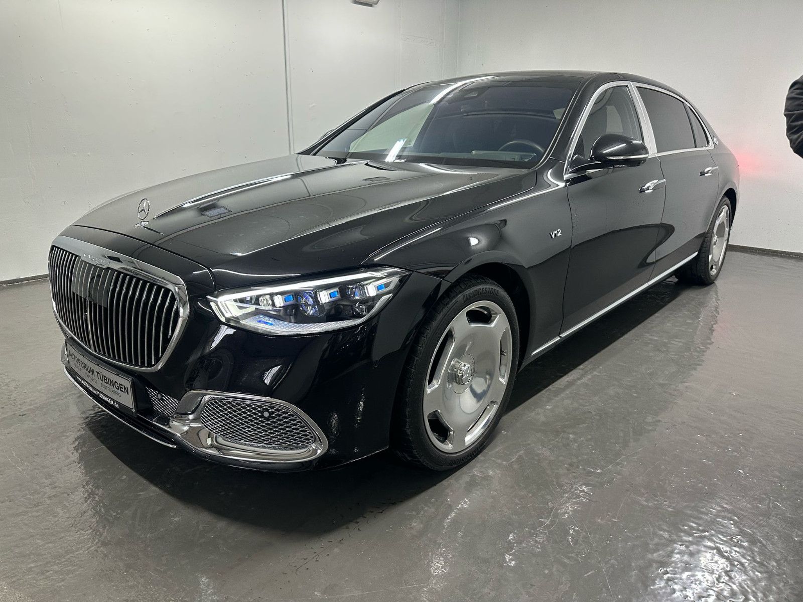 Fahrzeugabbildung Mercedes-Benz S 680 4MATIC MAYBACH *PANO*TV*MANUFAKTUR*TISCHE*