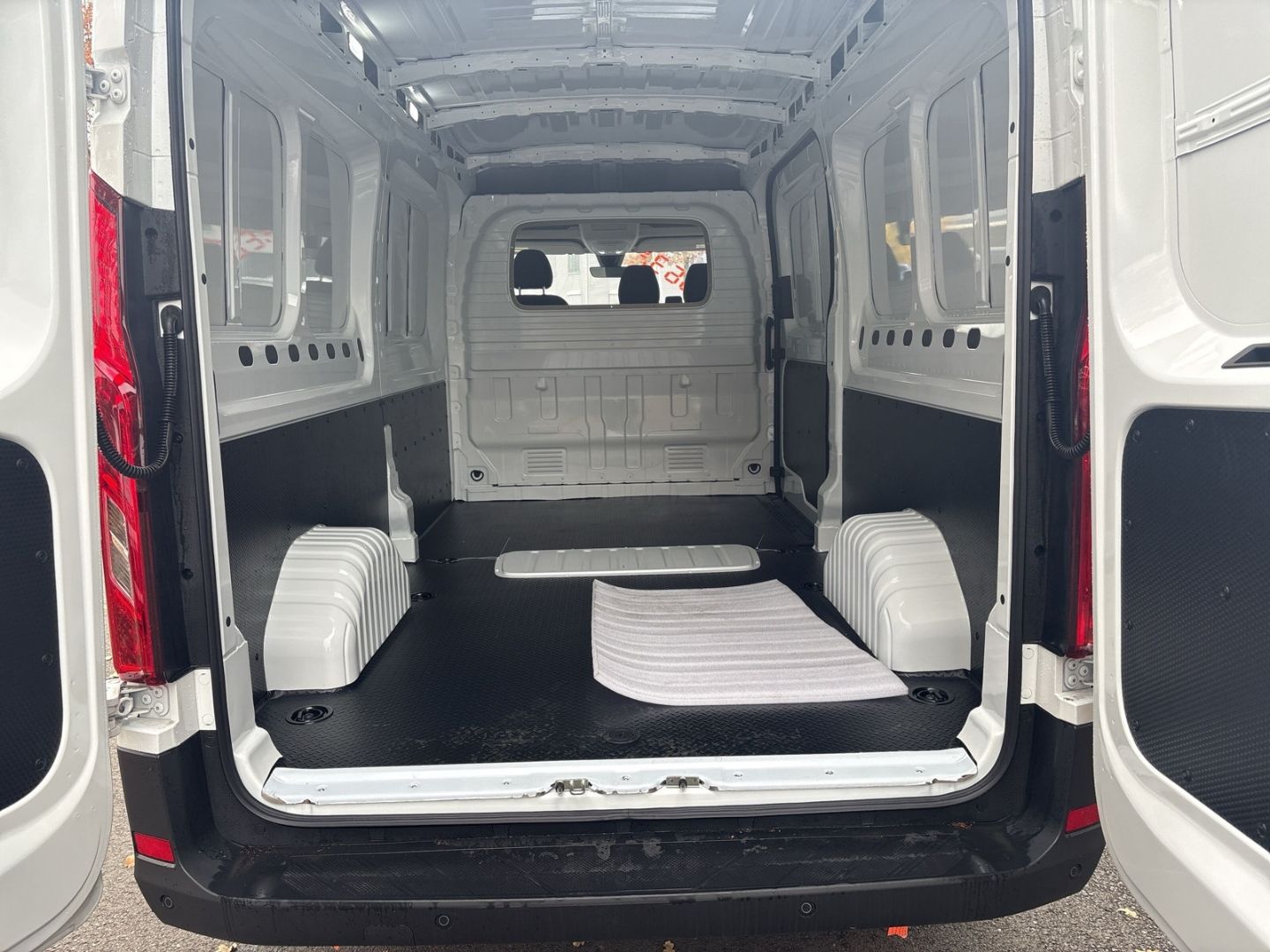 Fahrzeugabbildung Maxus Deliver9 KW 2.0 L3H2 FWD Komfort DAB Spurhalteas