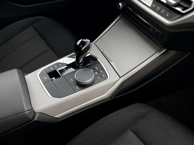 Foto Nummer 10: BMW 330e xDrive