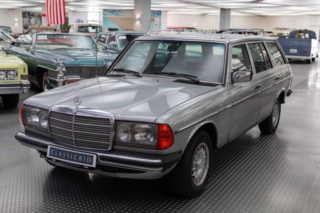 Mercedes-Benz 280 TE (W123)