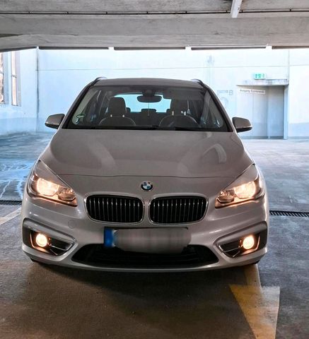 BMW BMW 218i Active Tourer Luxury weniger KM