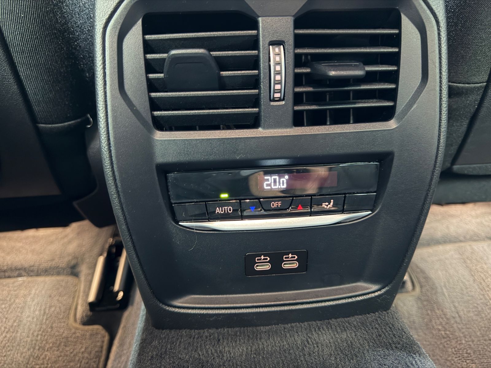 Fahrzeugabbildung BMW 320d xDrive Touring Advantage|NAVI|AHK|LED|