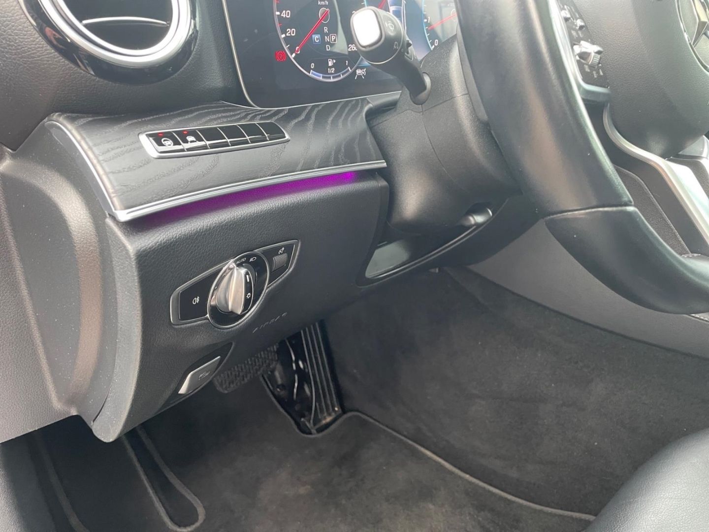 Fahrzeugabbildung Mercedes-Benz E 450 T-Modell 4Matic E-Klasse Avantgarde AHK