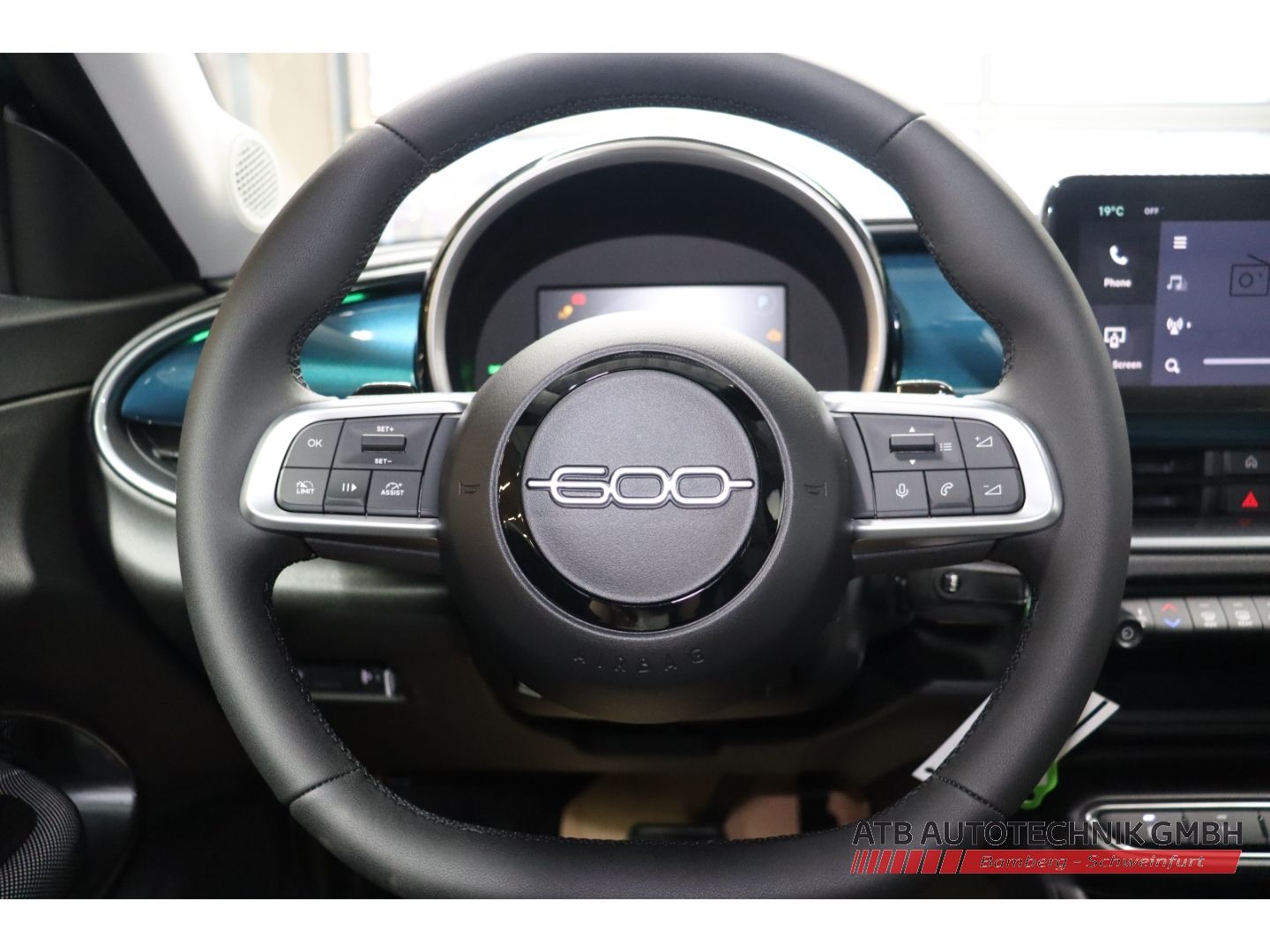 Fahrzeugabbildung Fiat 600 Hybrid 1,2 T3 74kW (100PS) Style-Paket