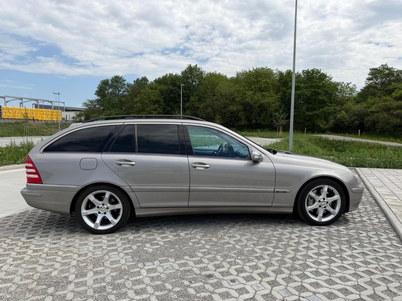 Mercedes-Benz C280 2006 — interior