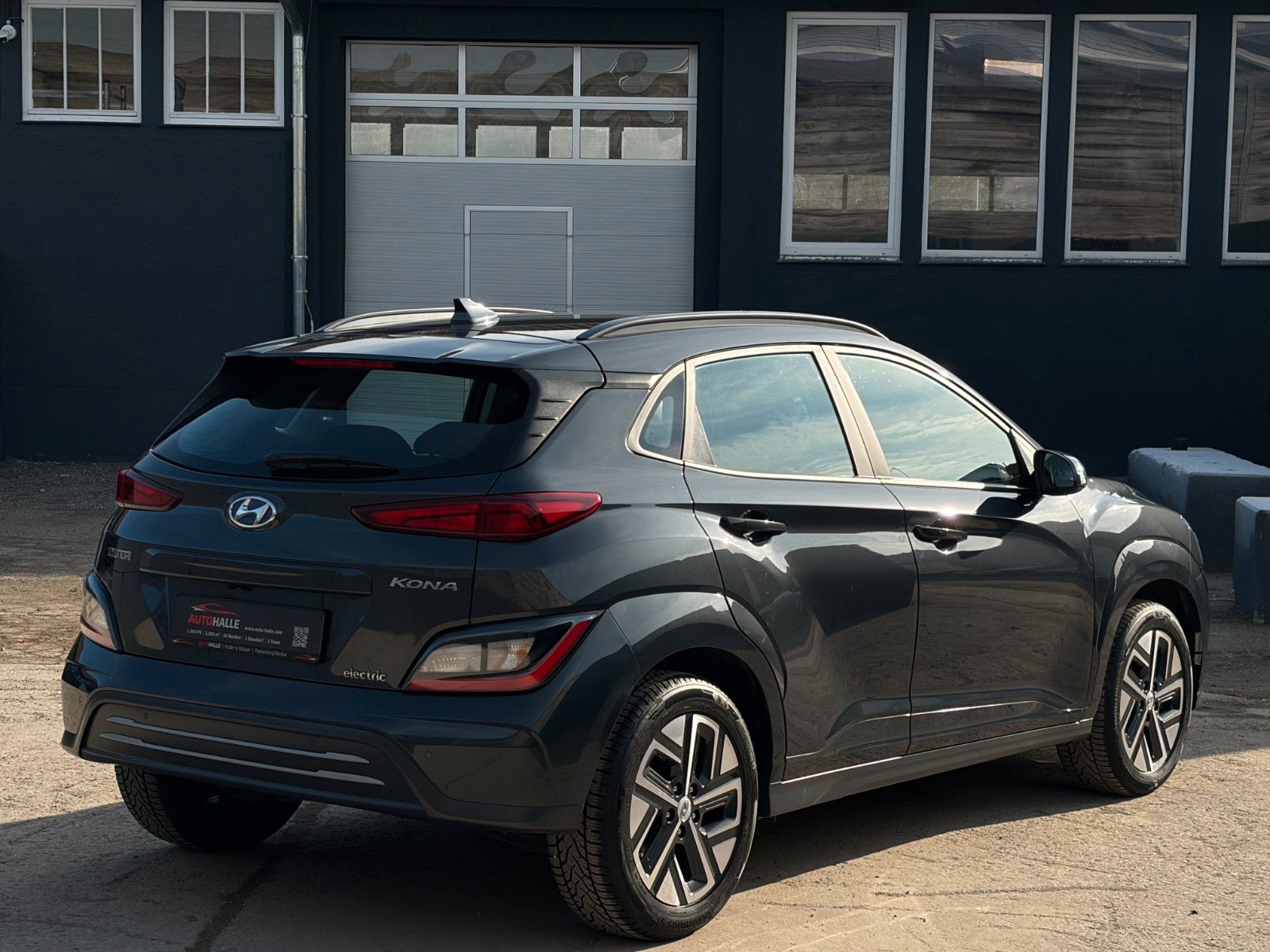 Fahrzeugabbildung Hyundai KONA E Select ACC LKAS PDC CAM SHZ CarPlay