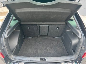 Fahrzeugabbildung SKODA Rapid 1.0 TSI Spaceback Clever R-Kamera Xenon BT