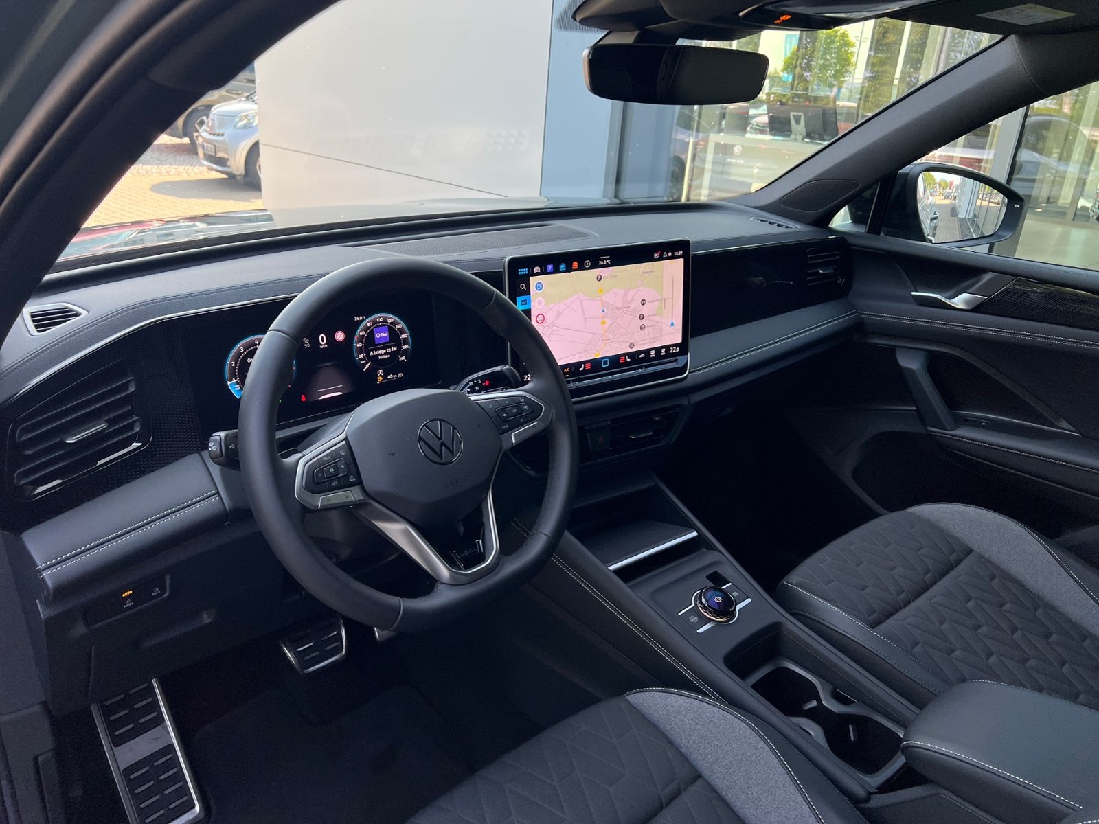 Fahrzeugabbildung Volkswagen Tiguan GOAL 1.5 eTSI DSG *Garantie, AHK, ACC, LE