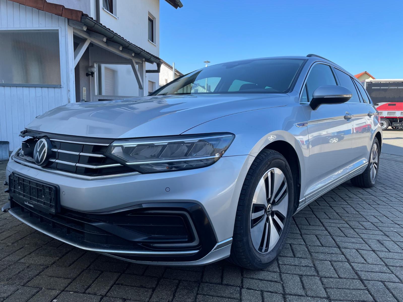 Volkswagen Passat GTE NAVI/LED/VO.RE./FAHBEREIT/AIRBAGS OK!
