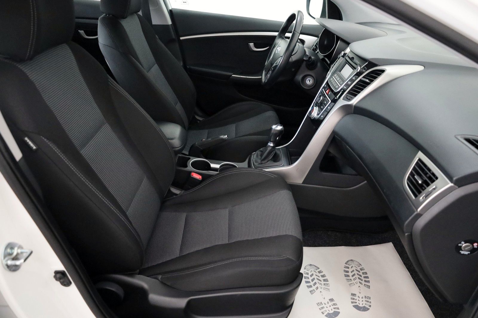 Fahrzeugabbildung Hyundai i30 FIFA World Cup Edition SH,PDC,8 fach bereift