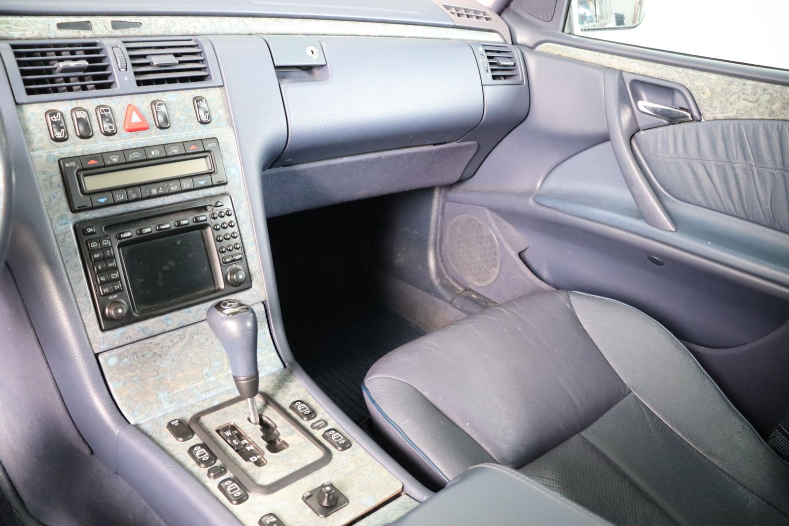 Fahrzeugabbildung Mercedes-Benz E 280 T 4MATIC AVANTGARDE * Xenon * HU/AU 01.27