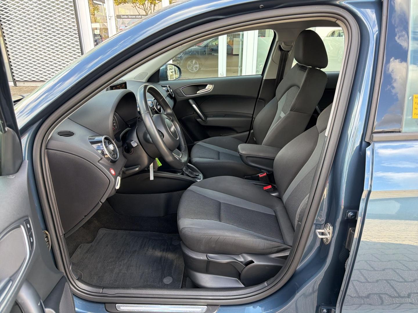 Audi A1 Sportback 1.0 TFSI design Navi Klimaautom SHZ
