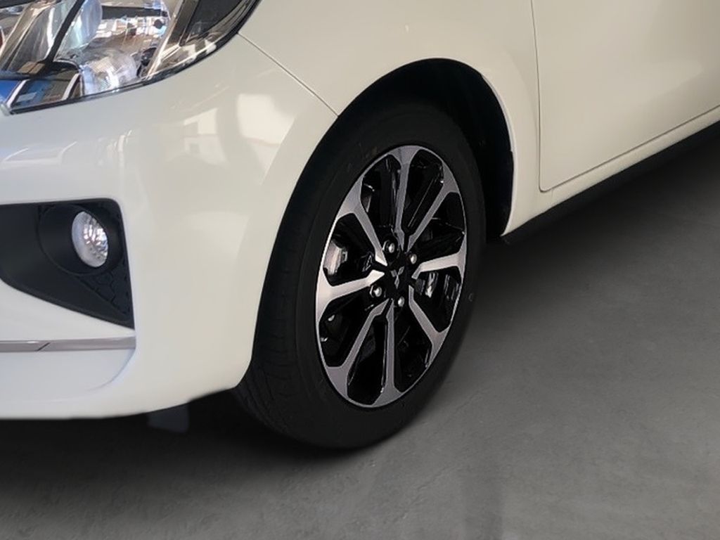Fahrzeugabbildung Mitsubishi Space Star Select+ 1.2 MIVEC ClearTec 5-Gang
