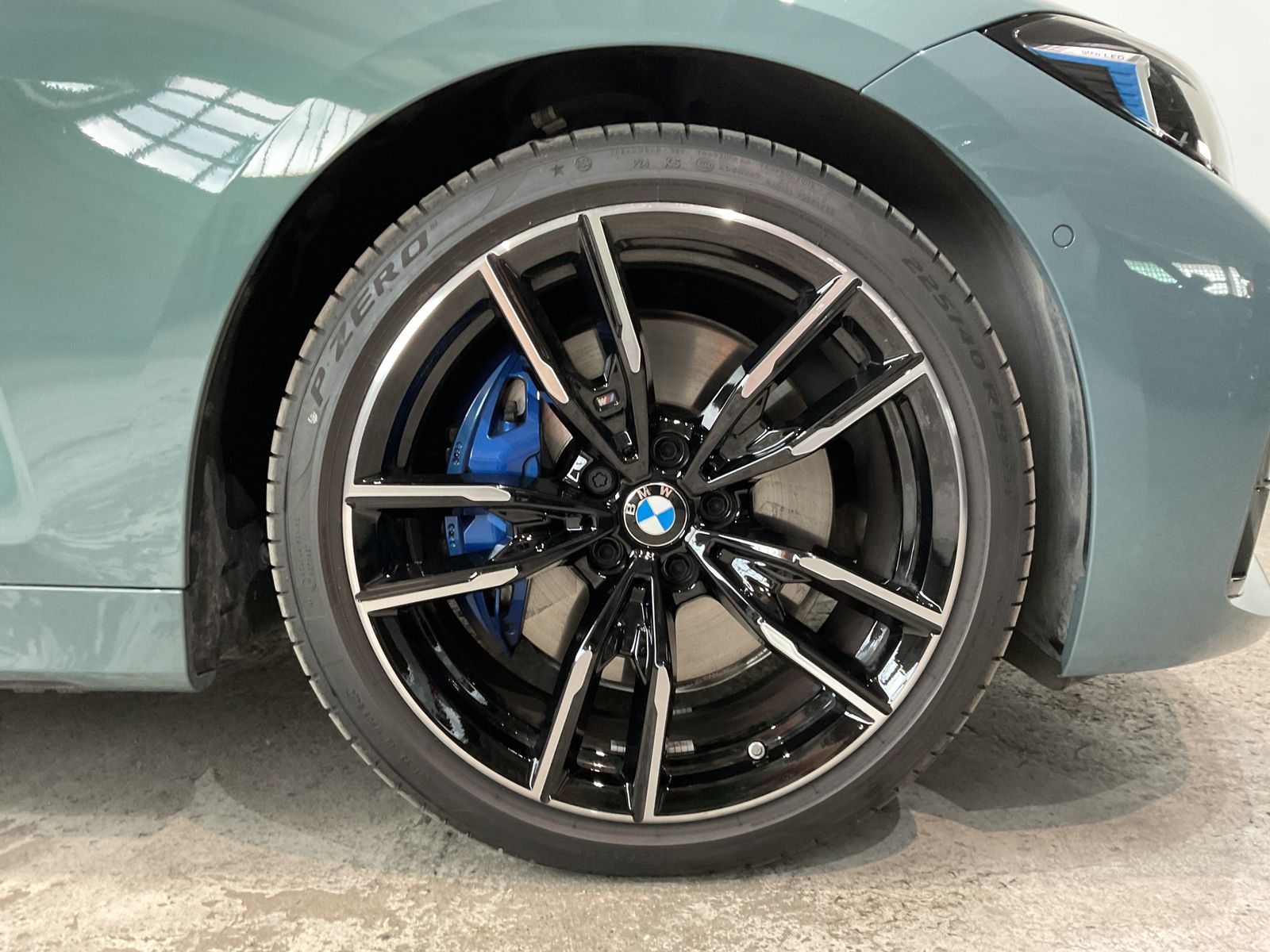 Fahrzeugabbildung BMW M440i xDrive HK HiFi Adap. LED Adap. M Fahrwerk