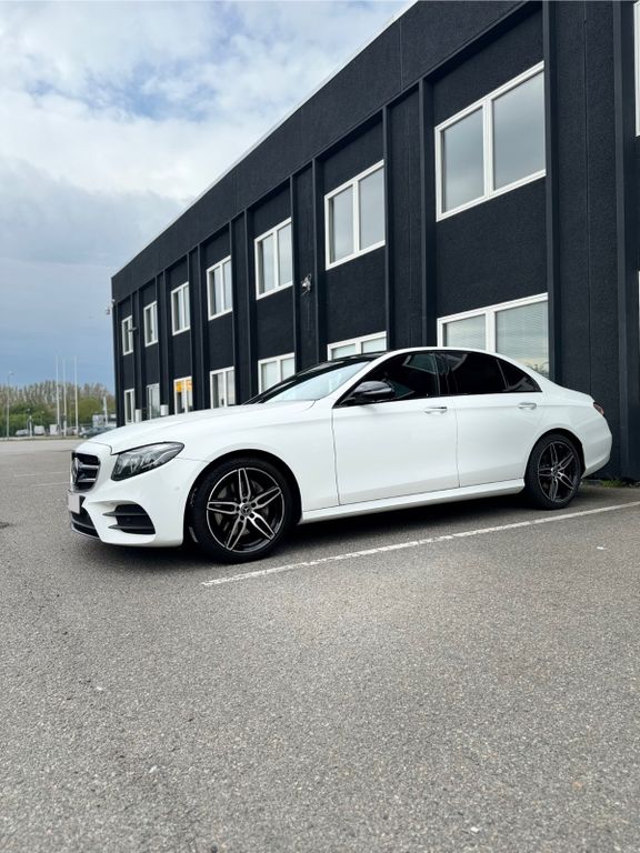 Image of Mercedes-Benz E 220