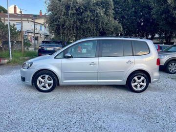 Volkswagen Touran - 11