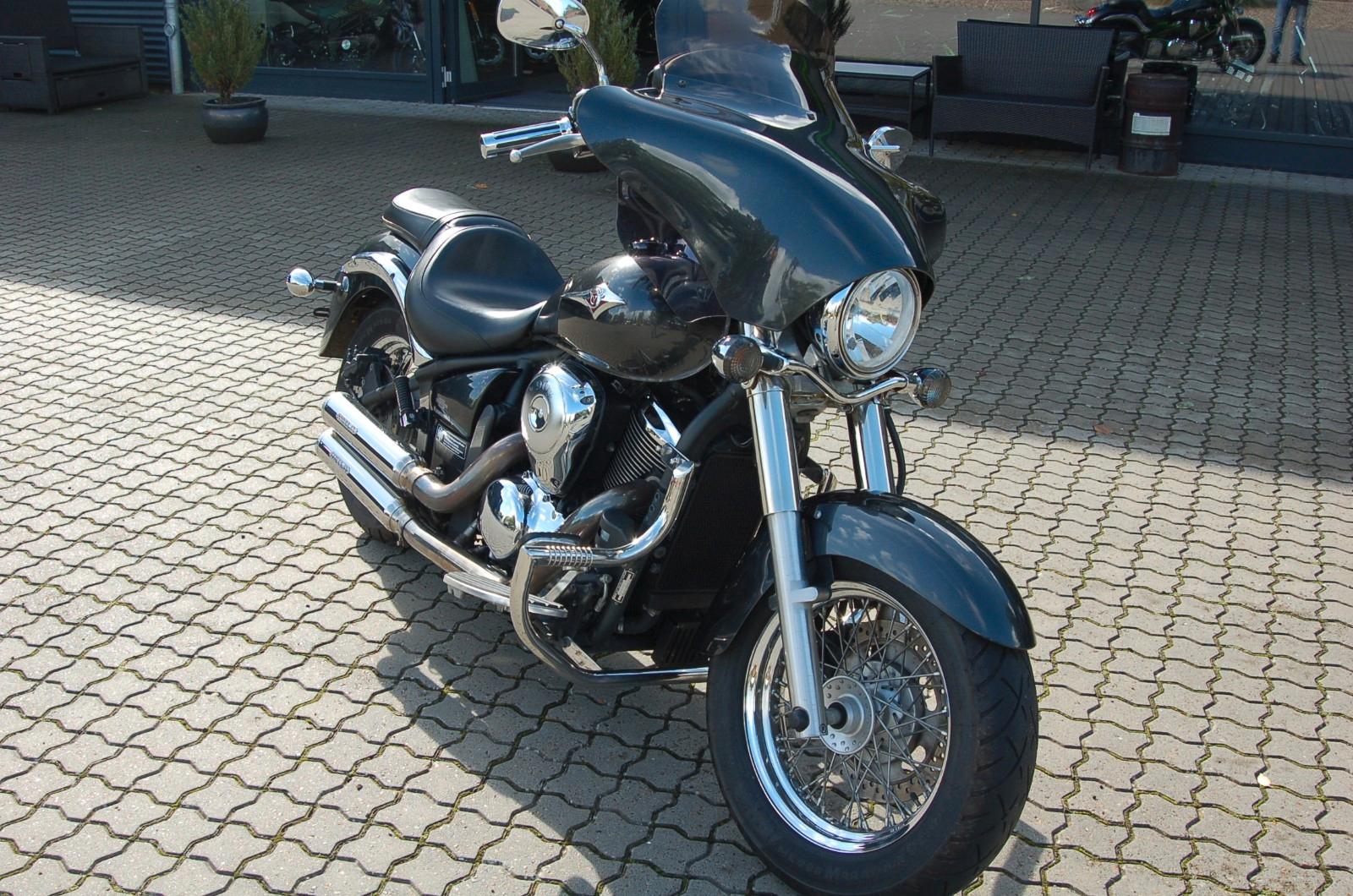 Kawasaki VN900 Classic Batwing