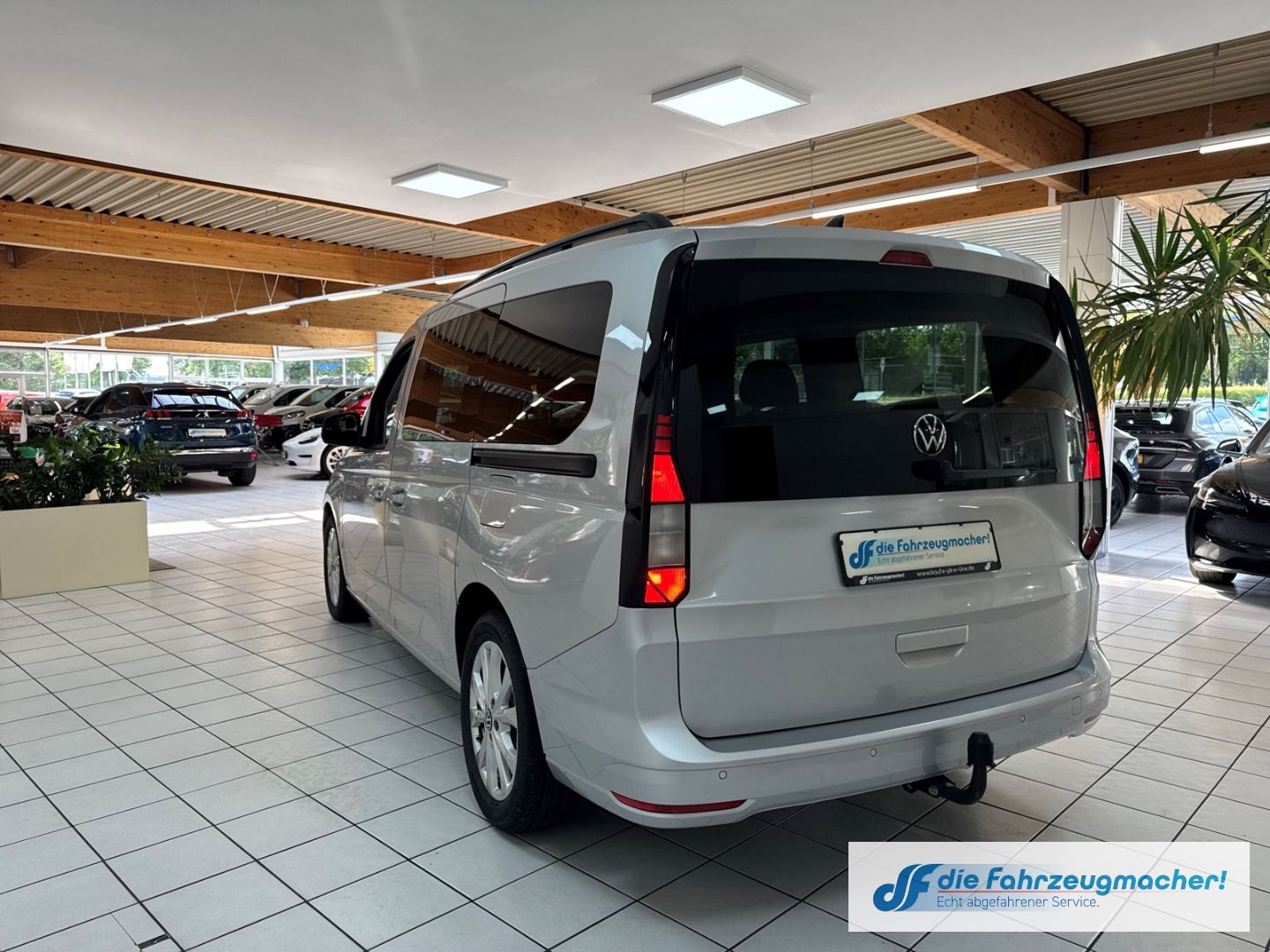 Fahrzeugabbildung Volkswagen Caddy Life Maxi 2.0 TDI EU6d AHK  *EXPORT