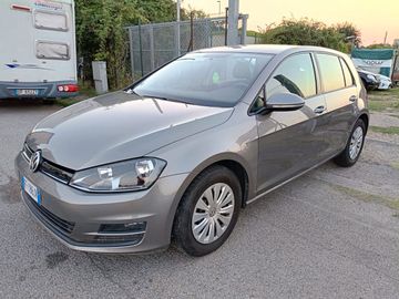 Volkswagen Golf - 10