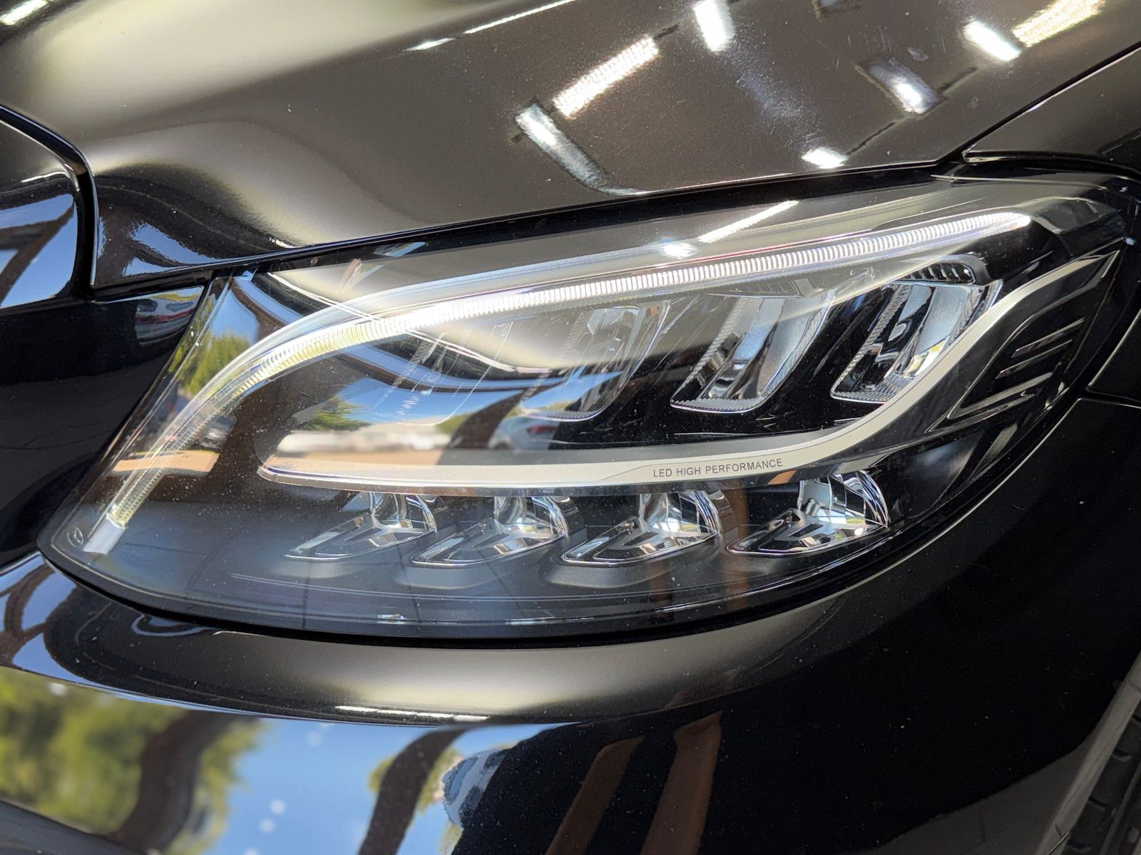 Fahrzeugabbildung Mercedes-Benz C 220d T 4Matic|AMG-LINE|PANORAMA|LED|NAVI|LEDER
