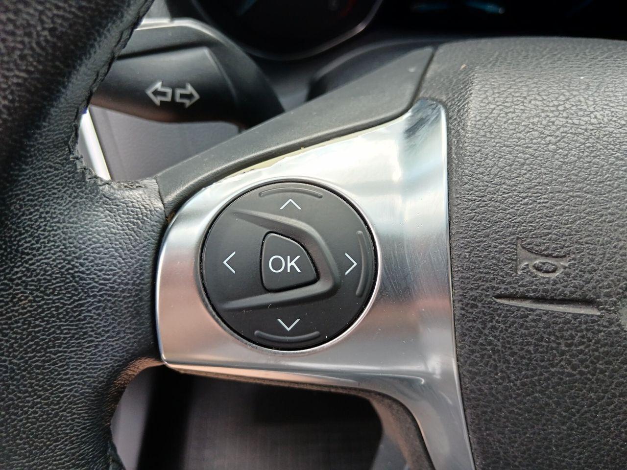 Ford Focus 2012 — photo 15