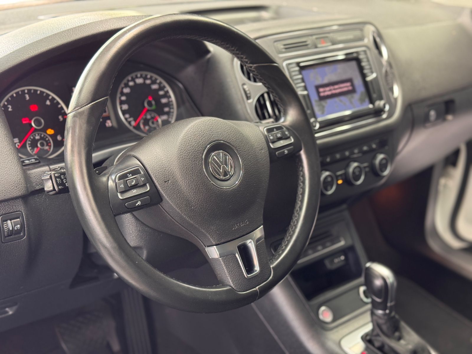 Fahrzeugabbildung Volkswagen Tiguan Sport & Style BMT 4Motion|R-LINE|DSG|NAVI
