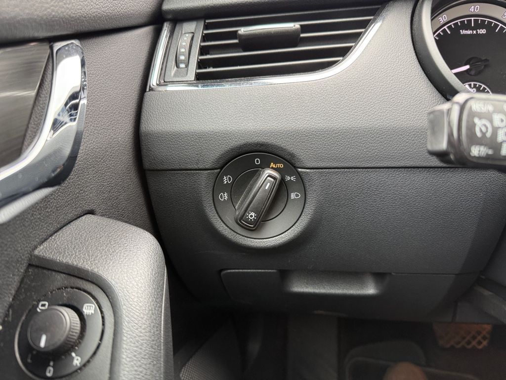 Fahrzeugabbildung SKODA Octavia Combi 1.8 TSI DSG Style