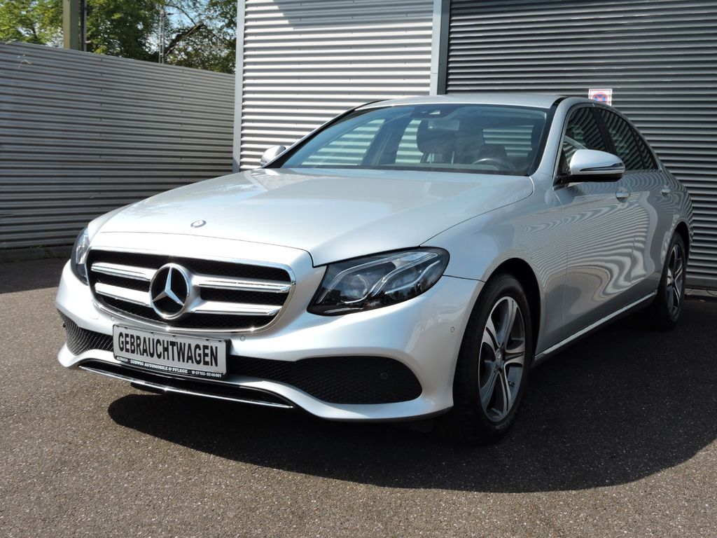 Image of Mercedes-Benz E 220