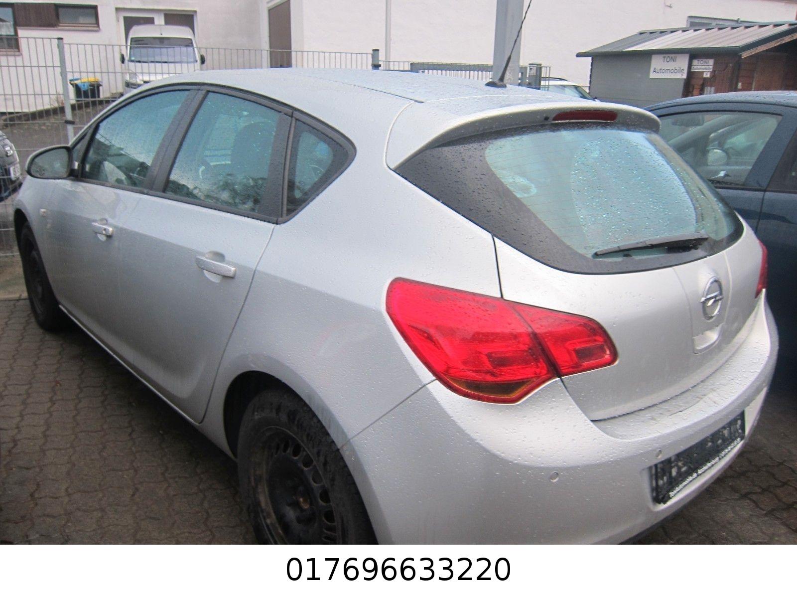 Opel Astra J Lim. 5-trg. Edition